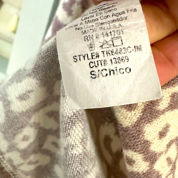 Beautiful Cheetah Print Bell Sleeve Sweater - Picture 7 of 7